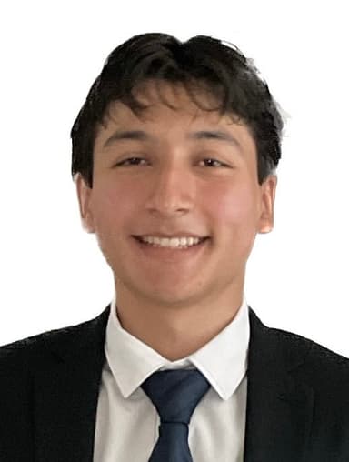 Alain Garnica headshot